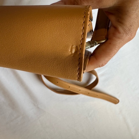 Pixi Mood Vegan Leather Crossbody Bag with Flap Closure - Picture 4 of 10